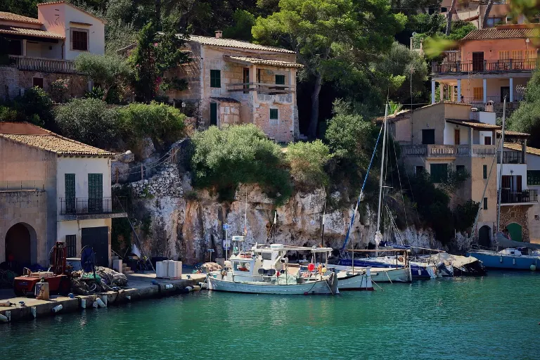 harbour — port