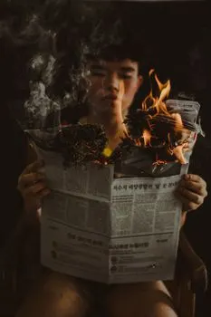 в огне — on fire