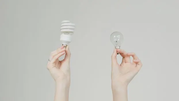 ahorrar luz compensa — Strom sparen lohnt sich