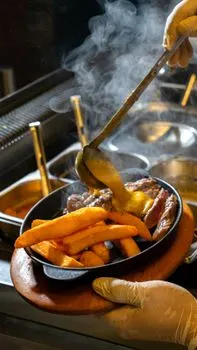 шипящая говядина — Sizzling beef