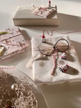 упаковывать — gift-wrap
