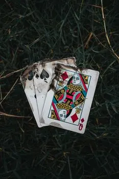 неповезло — down on one's luck