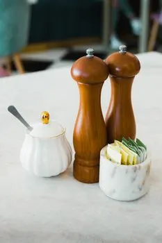 Сахарница — Sugar bowl