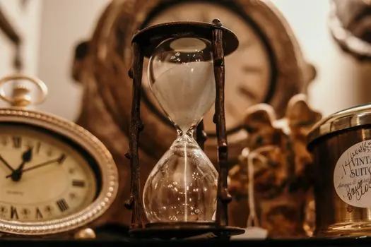 It's now or never — Ahora o nunca