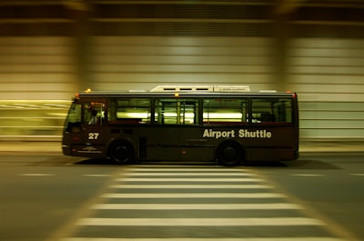 navetta per l'aeroporto — airport shuttle