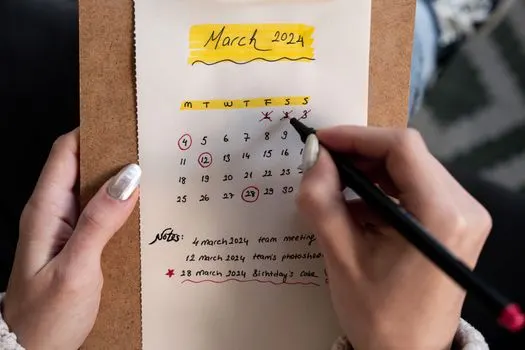La date limite a été déplacée — Rok je pomeren