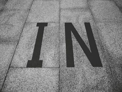 impénétrable — Inscrutable