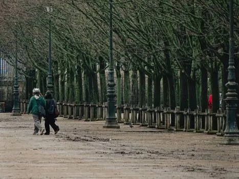 барахтился назад — Wandered back