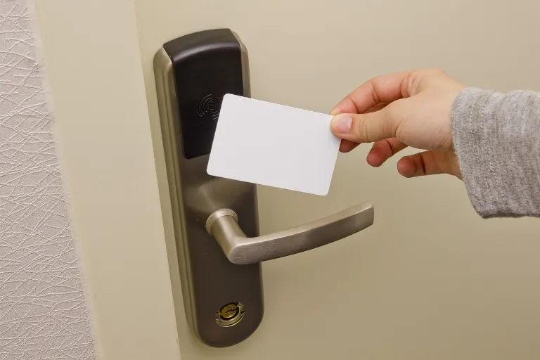 key card — carte magnétique
