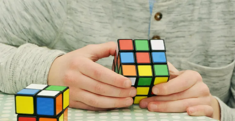 spatial problem-solving skills — capacidad para resolver problemas espaciales