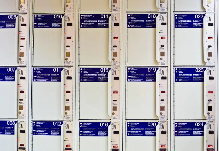 luggage storage — consigne à bagages