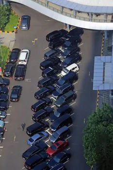 Парковка — estacionamiento