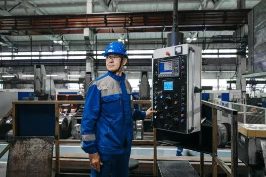 Машиностроительные заводы России — Machine-building plants of Russia