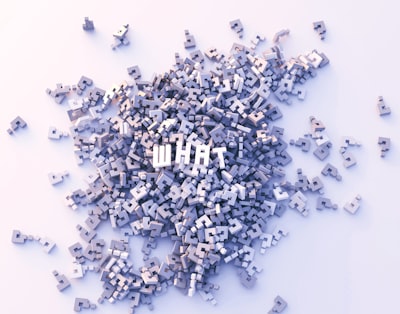 whilst — tandis que