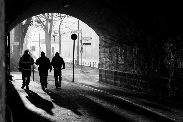 going to work — allant au travail