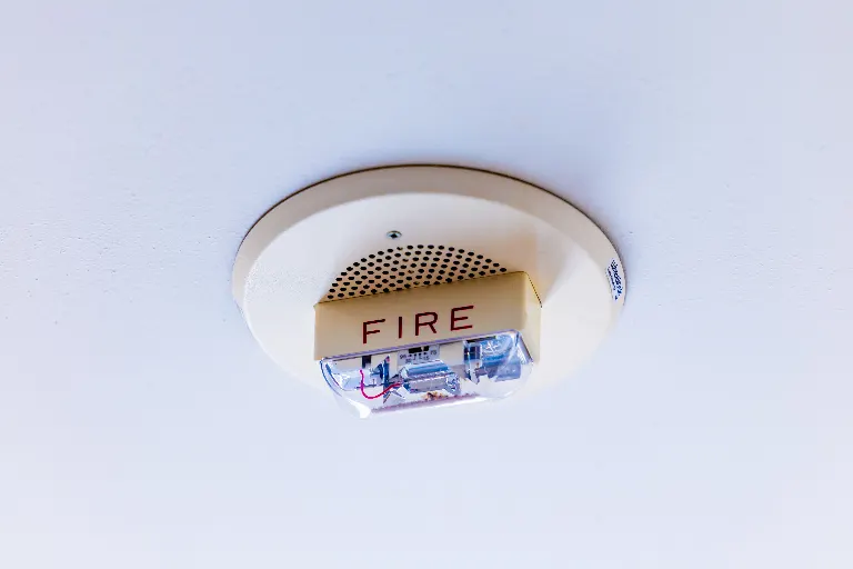 сигнализация — alarm