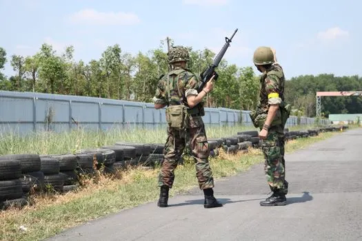 парировать — To parry