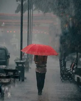 It's pouring with rain — está lloviendo a cántaros