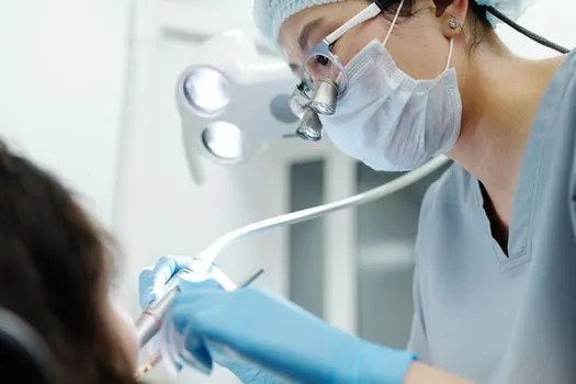 dentiste — Dişçi