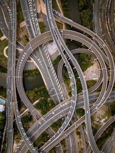 carrefour — intersection