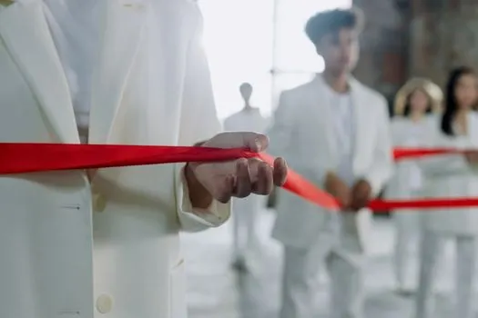 otvaranje — opening