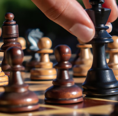 Strategically — stratégiquement