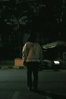 сбежать — sneak out