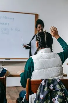 ¿Cómo se dice exactamente? — Kako se to tačno kaže?