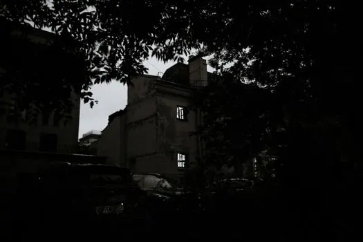 Nema struje u celom kraju — The whole neighbourhood has no electricity