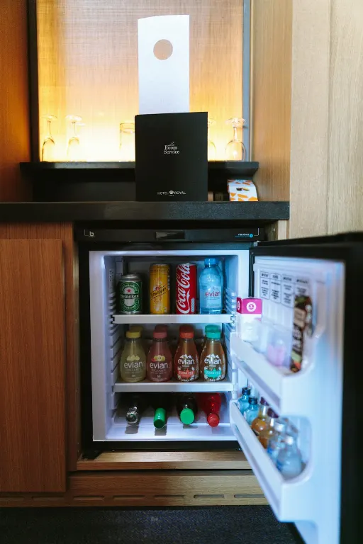 minibar — minibar