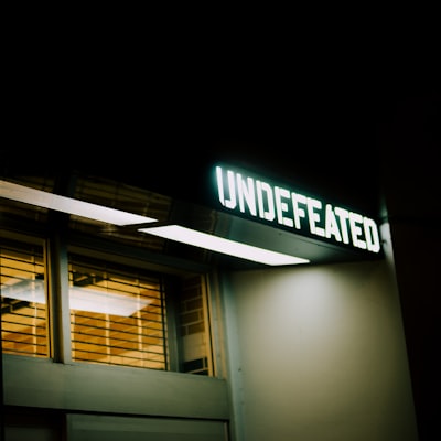unexpectedly — à l'improviste