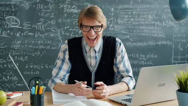 Он учитель. — He is a teacher