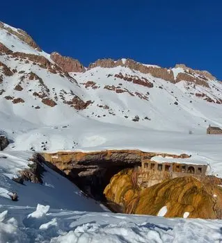 вдали от проторенных дорог — off the beaten track