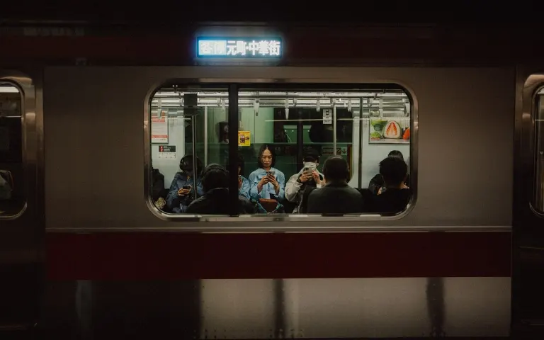 metro station — estación de metro