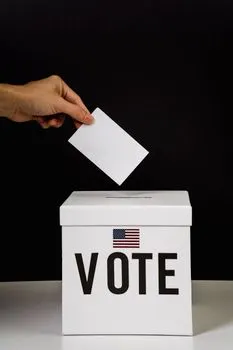 Go to the polls — acudir a las urnas