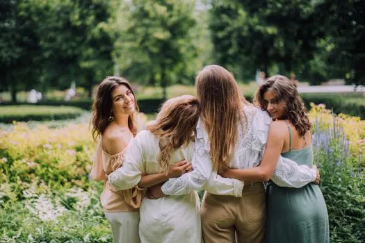 kadınlar — Frauen