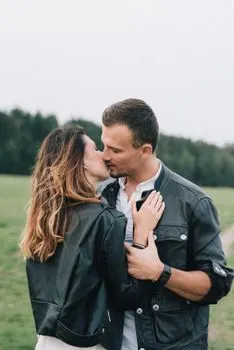 целовался с — made out with