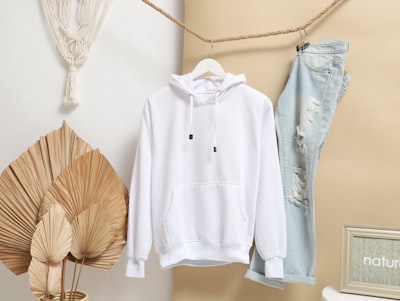 sweat à capuche — Hooded sweatshirt