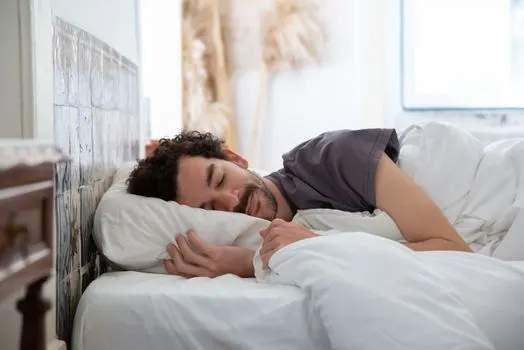 восстанавливаться — to sleep for a new day