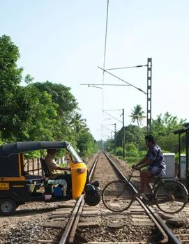 Железнодорожный переезд — Rail Crossing