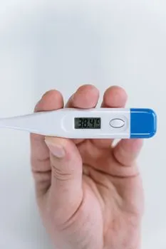 temperatura — febră