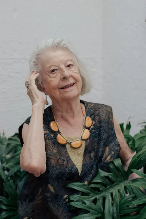 kundze — señora