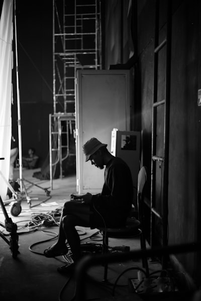 je suis comédien — I work as an actor