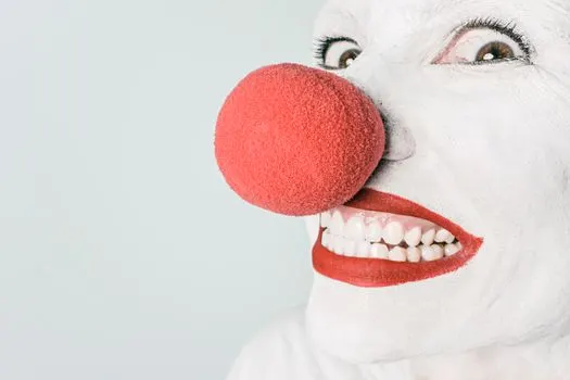 ввязываться в проказы — get into shenanigans