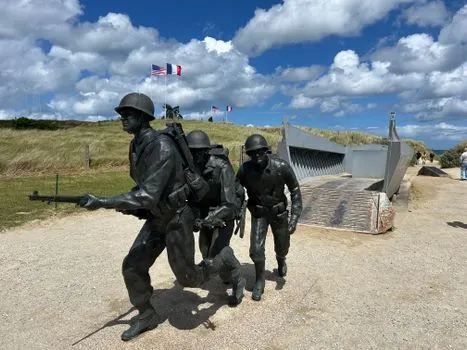 высадка в Нормандии в день «Д» — D-day invasion