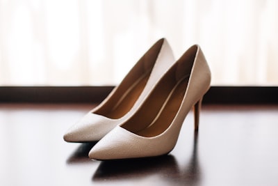 talons hauts — high heels