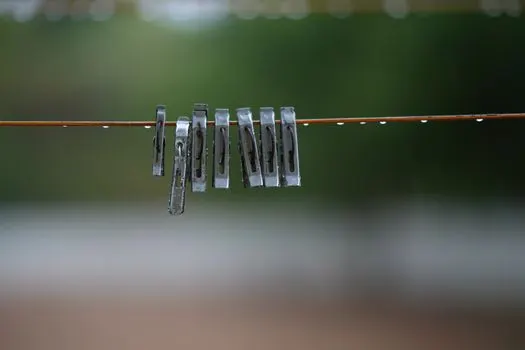 развесить белье — hang up the laundry