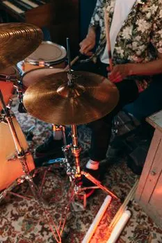 ударные — Drumming