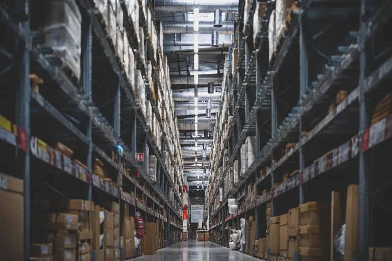 warehouse — entrepôt