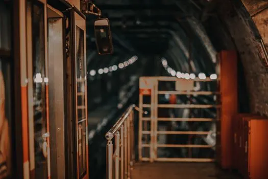 тоннель метро — Subway tunnel